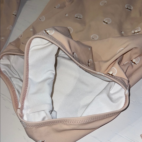 Miles the Label Ruffled Shell Rash Guard One Piece Swimsuit 6 - Picture 4 of 5